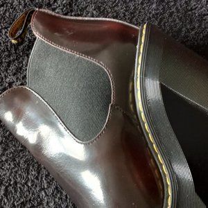 Dr Martens Hurston Lug Sole Chunky Heel Chelsea Boots Women’s 11 Shoes